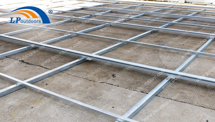 The Installation Of Aluminum And Steel Frame Of Wood Floor.jpg